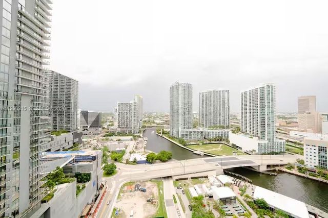 31 SW 6th Street 301, Miami, FL 33131