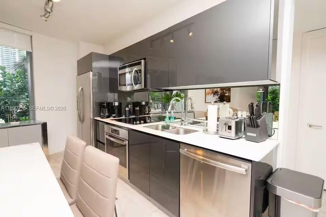 31 SW 6th Street 301, Miami, FL 33131