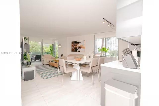 31 SW 6th Street 301, Miami, FL 33131