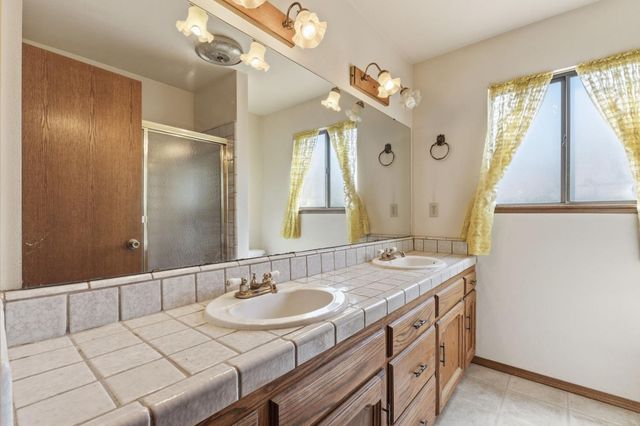 19098 Deane Dr, Madera, CA 93638