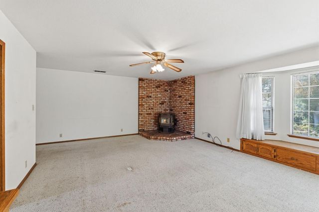 19098 Deane Dr, Madera, CA 93638