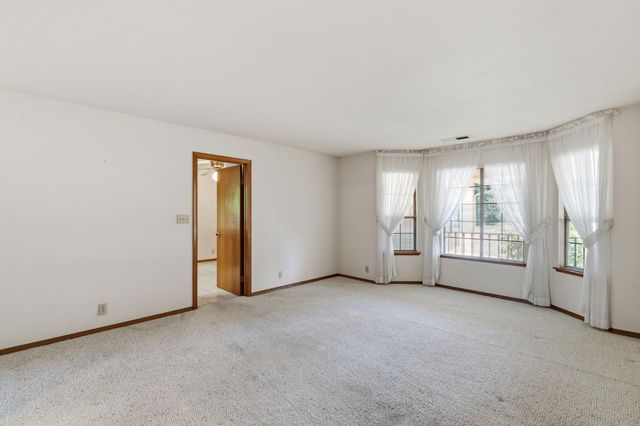 19098 Deane Dr, Madera, CA 93638