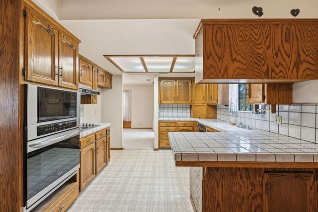 19098 Deane Dr, Madera, CA 93638