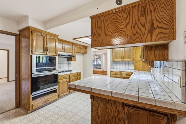 19098 Deane Dr, Madera, CA 93638