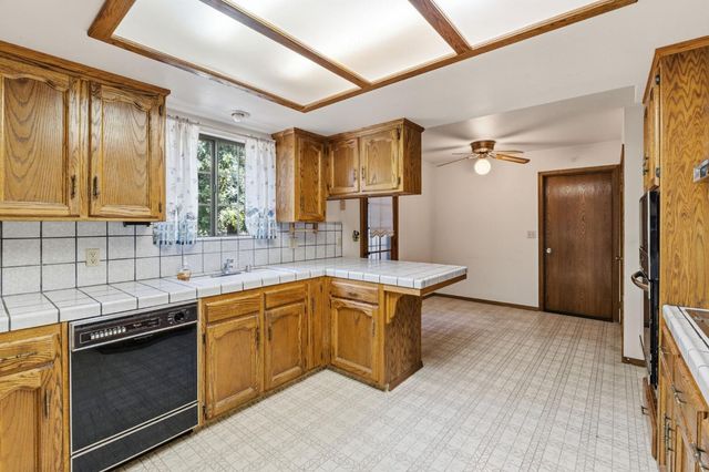 19098 Deane Dr, Madera, CA 93638