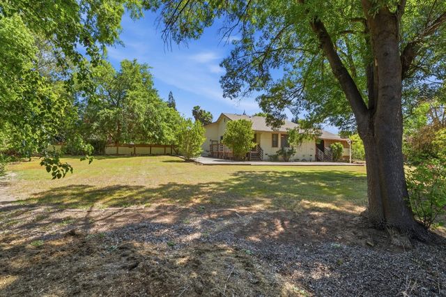 19098 Deane Dr, Madera, CA 93638