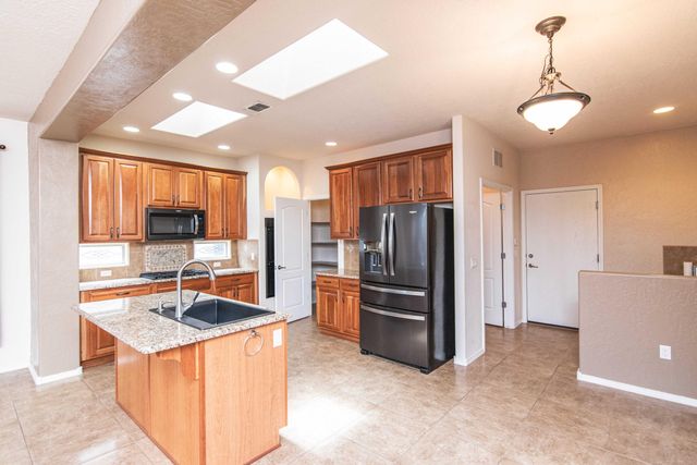 948 Evening Primrose Lane, Bernalillo, NM 87004