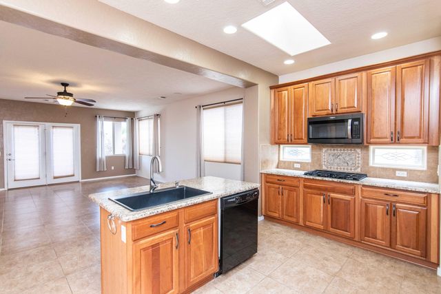 948 Evening Primrose Lane, Bernalillo, NM 87004