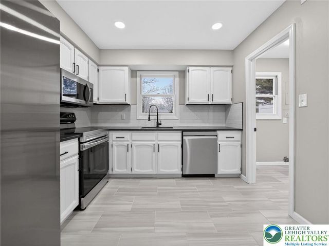 328 41st Street, South Whitehall Twp, PA 18104