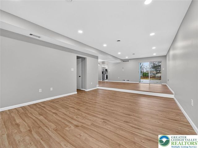 328 41st Street, South Whitehall Twp, PA 18104