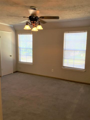 2044 Lakeside Drive, Seabrook, TX 77586