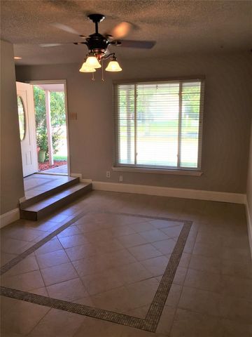 2044 Lakeside Drive, Seabrook, TX 77586