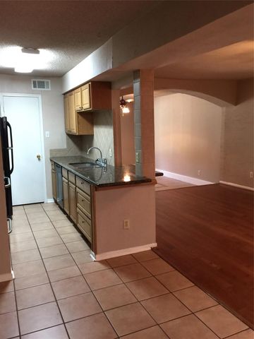2044 Lakeside Drive, Seabrook, TX 77586