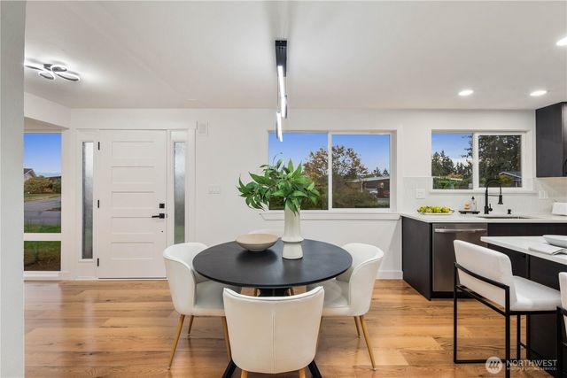 16802 NE 6th Place, Bellevue, WA 98008