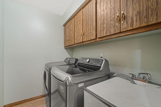 920 Oakwood LANE #C, Brookfield, WI 53045