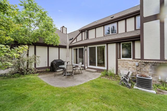 920 Oakwood LANE #C, Brookfield, WI 53045