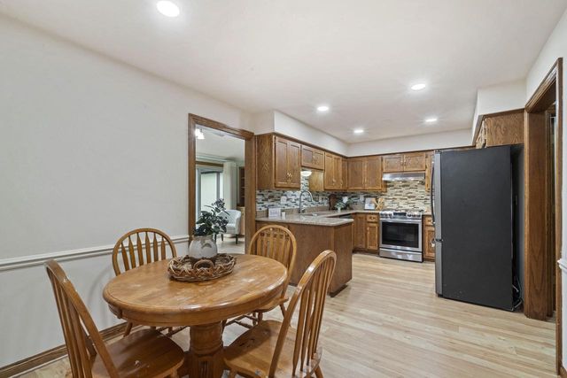 920 Oakwood LANE #C, Brookfield, WI 53045