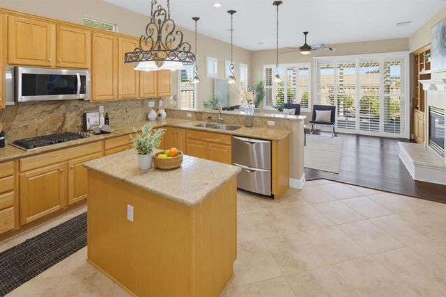 1890 Homewood Ln, Lincoln, CA 95648