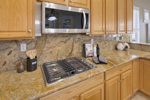 1890 Homewood Ln, Lincoln, CA 95648