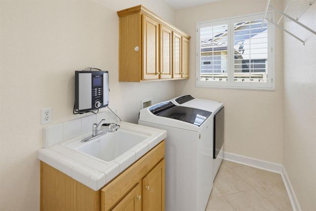 1890 Homewood Ln, Lincoln, CA 95648