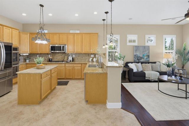 1890 Homewood Ln, Lincoln, CA 95648