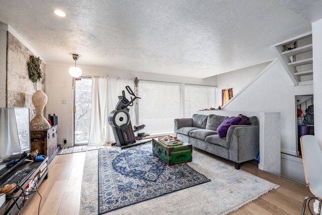 6715 E QUARTER MILE RD, Salt Lake City, UT 84108