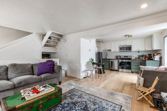 6715 E QUARTER MILE RD, Salt Lake City, UT 84108