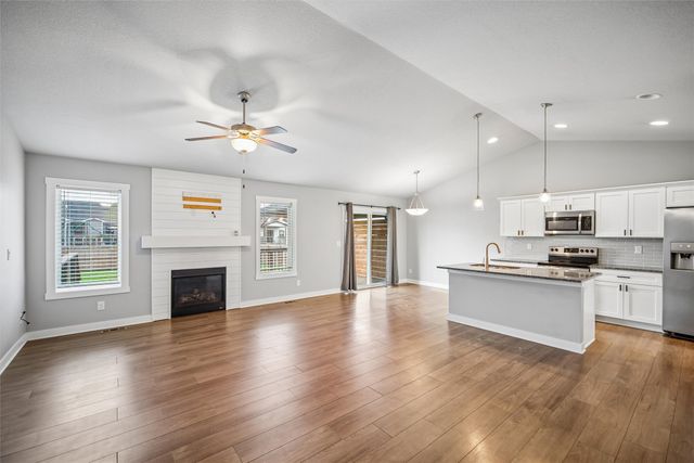 309 Aaron Avenue NW, Bondurant, IA 50035
