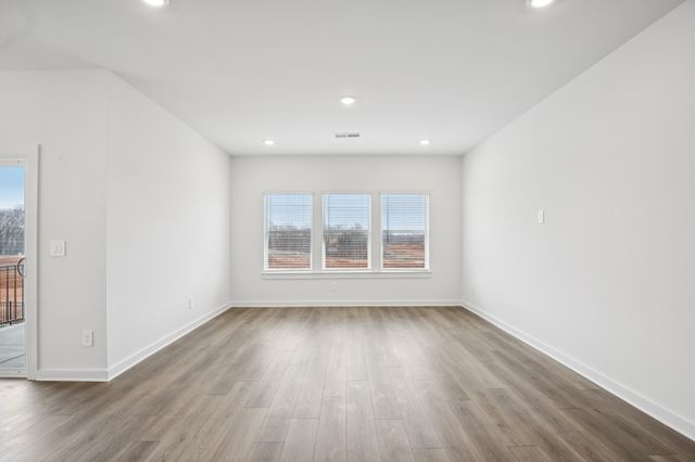 2392 Woodmeadow Dr, Clarksville, TN 37043