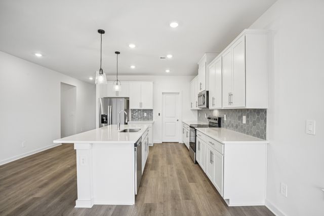 2392 Woodmeadow Dr, Clarksville, TN 37043