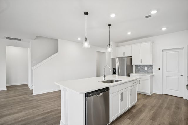 2392 Woodmeadow Dr, Clarksville, TN 37043