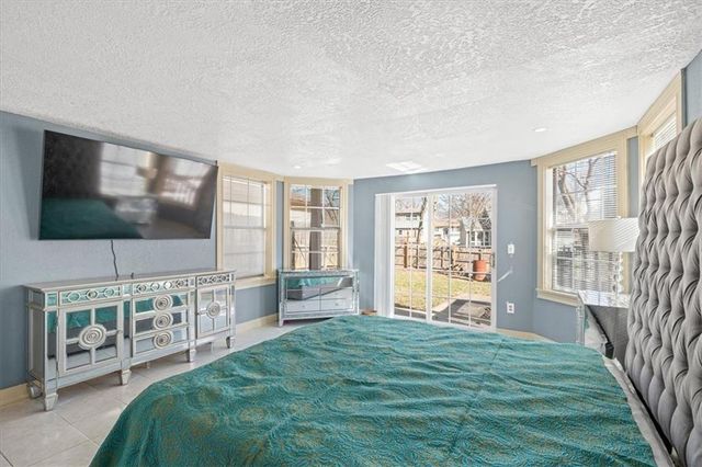 22 NW 101ST Place, Kansas City, MO 64155