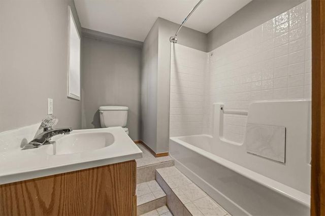 22 NW 101ST Place, Kansas City, MO 64155