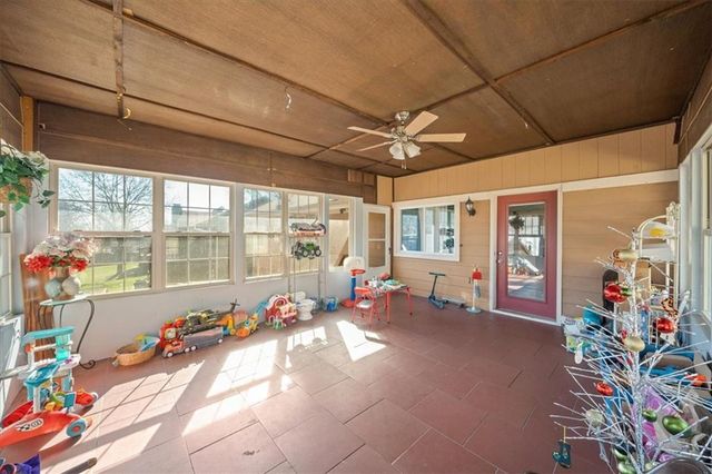 22 NW 101ST Place, Kansas City, MO 64155