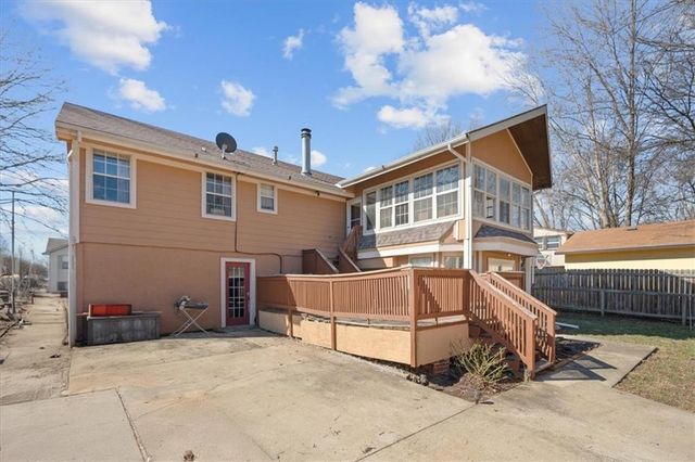 22 NW 101ST Place, Kansas City, MO 64155