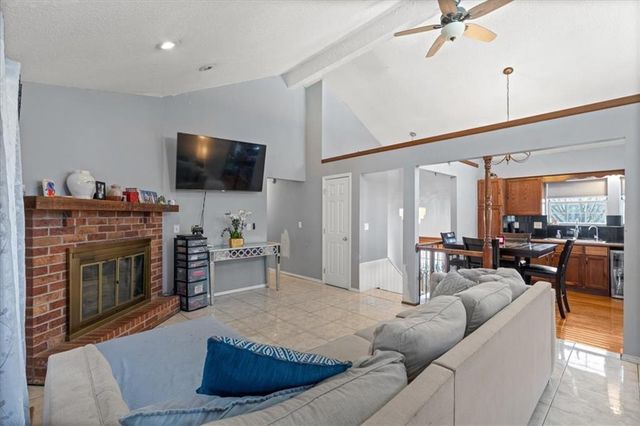 22 NW 101ST Place, Kansas City, MO 64155