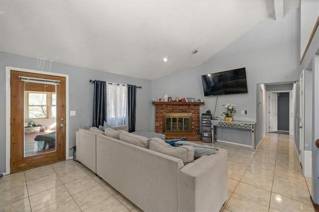 22 NW 101ST Place, Kansas City, MO 64155