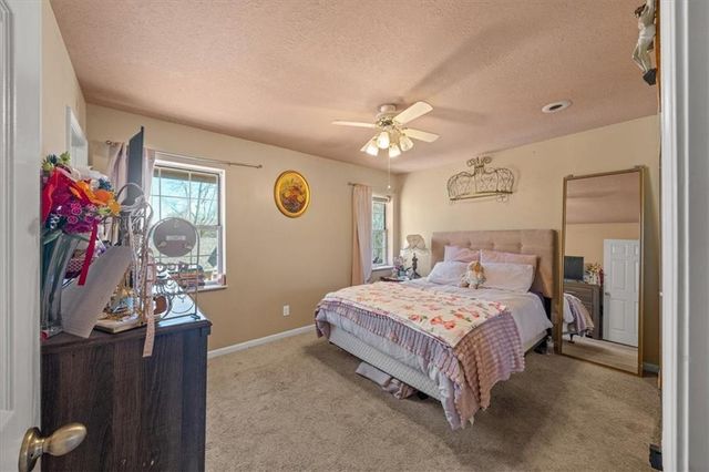 22 NW 101ST Place, Kansas City, MO 64155