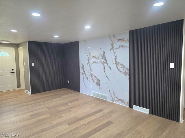 3181 Parmalee Drive, Seven Hills, OH 44131