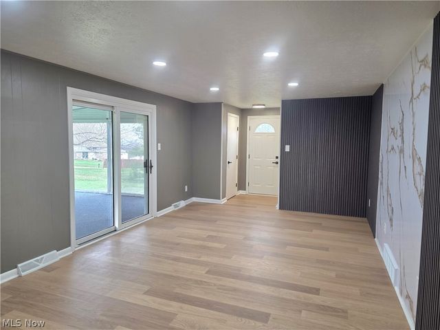 3181 Parmalee Drive, Seven Hills, OH 44131