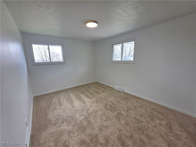 3181 Parmalee Drive, Seven Hills, OH 44131