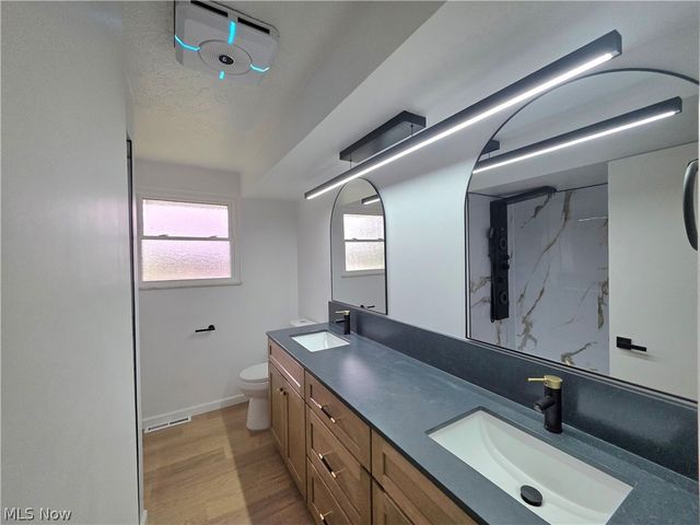 3181 Parmalee Drive, Seven Hills, OH 44131