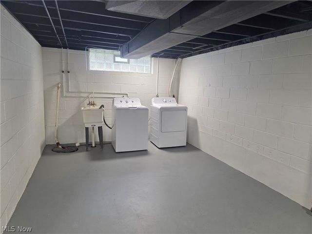 3181 Parmalee Drive, Seven Hills, OH 44131