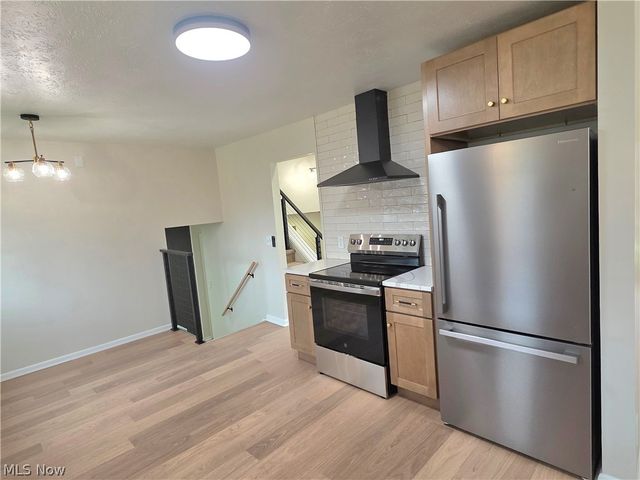 3181 Parmalee Drive, Seven Hills, OH 44131