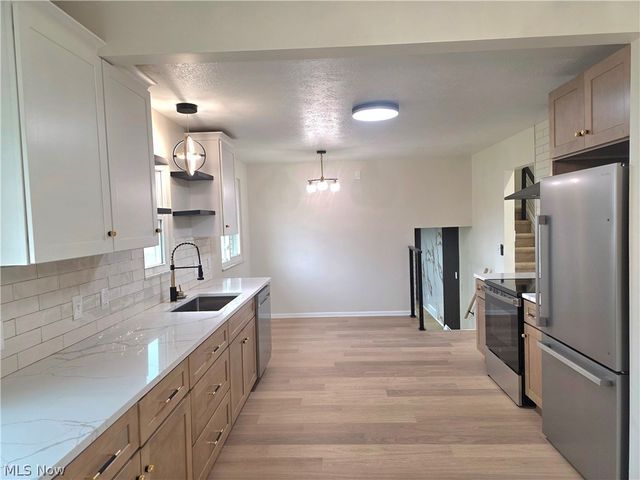 3181 Parmalee Drive, Seven Hills, OH 44131