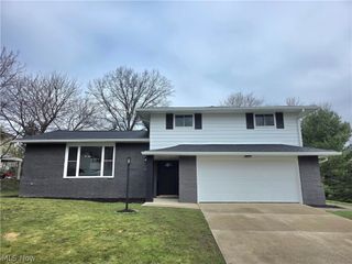 3181 Parmalee Drive, Seven Hills, OH 44131