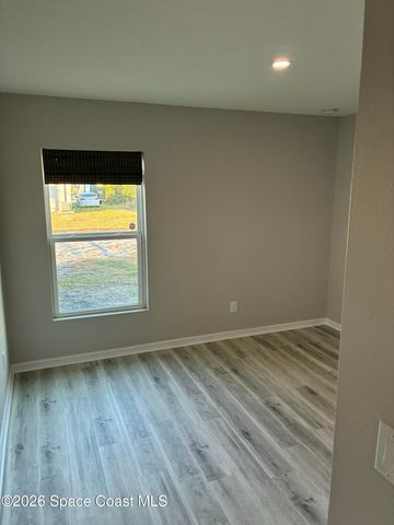 487 Dadeville Street SE, Palm Bay, FL 32909