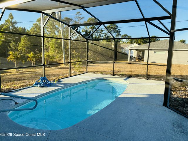 487 Dadeville Street SE, Palm Bay, FL 32909