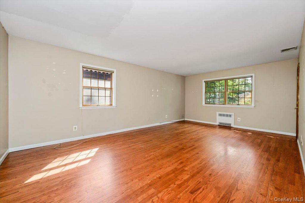 77 W Devonia Avenue, Mount Vernon, NY 10552 — photo 2