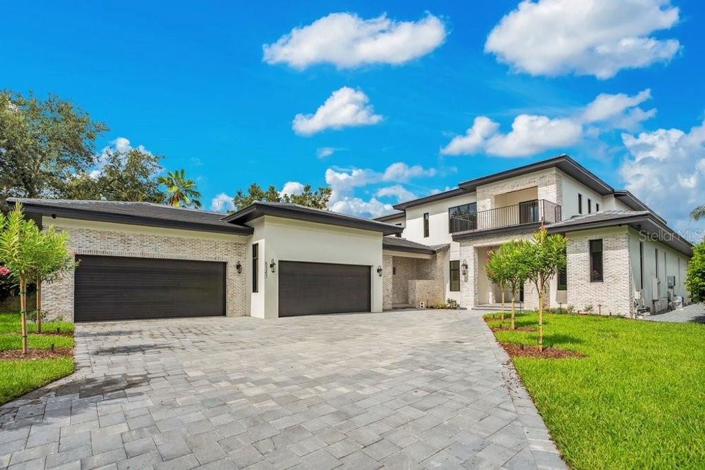Image 3 of property listing at 8342 BOYLA COURT, Windermere, FL 34786